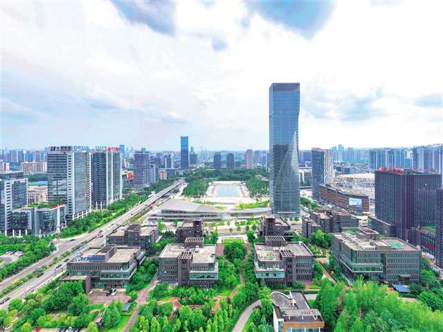 兩江新區(qū) 新增軟件業(yè)務(wù)收入超77億元 全力推動軟件和信息服務(wù)業(yè)高質(zhì)量發(fā)展